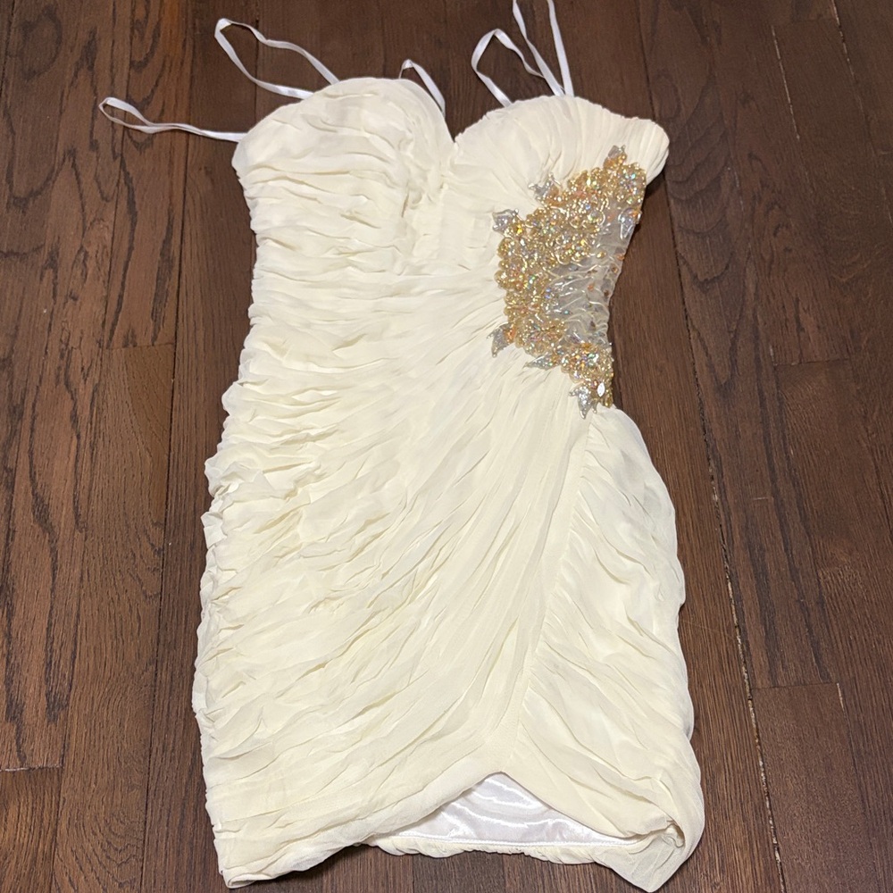 Elegant Cream Strapless Dress with Gold Accents